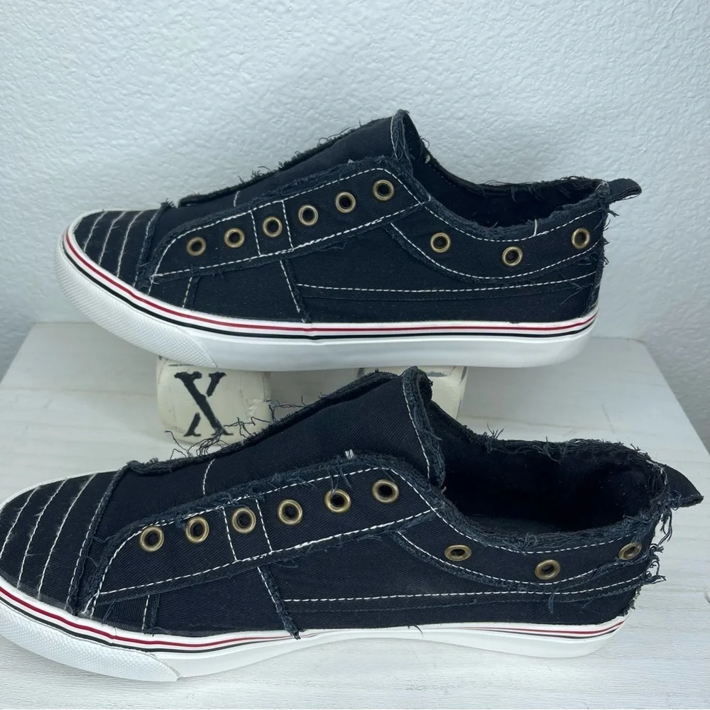 Yoki Black Distressed Canvas Slip-On Shoes Size 9-9.5 Streetwear